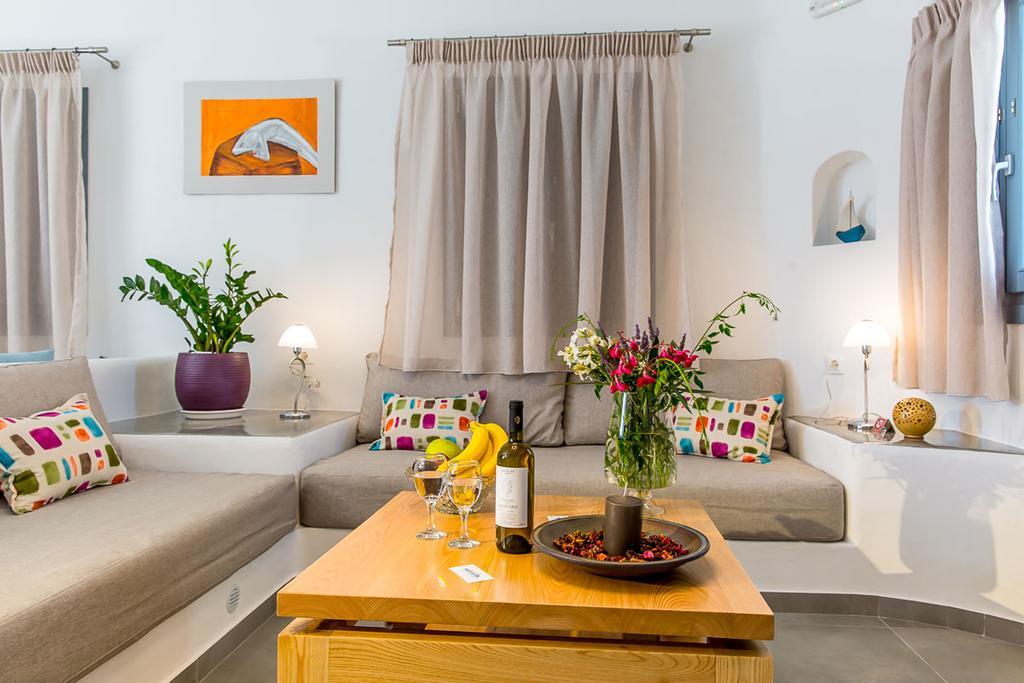 Aspronisi Luxury Villa With Caldera View Megalochori  Quarto foto